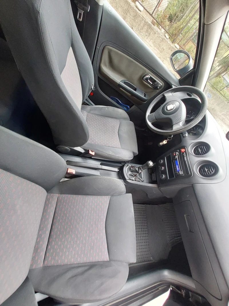 Seat Ibiza, снимка 5 - Автомобили и джипове - 51839972
