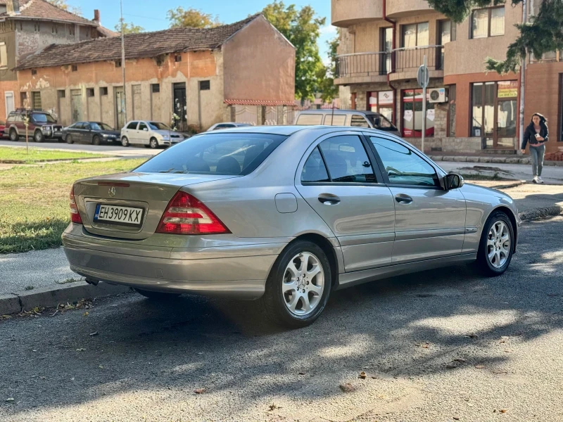 Mercedes-Benz C 200 2.2 CDI, снимка 4 - Автомобили и джипове - 52717605