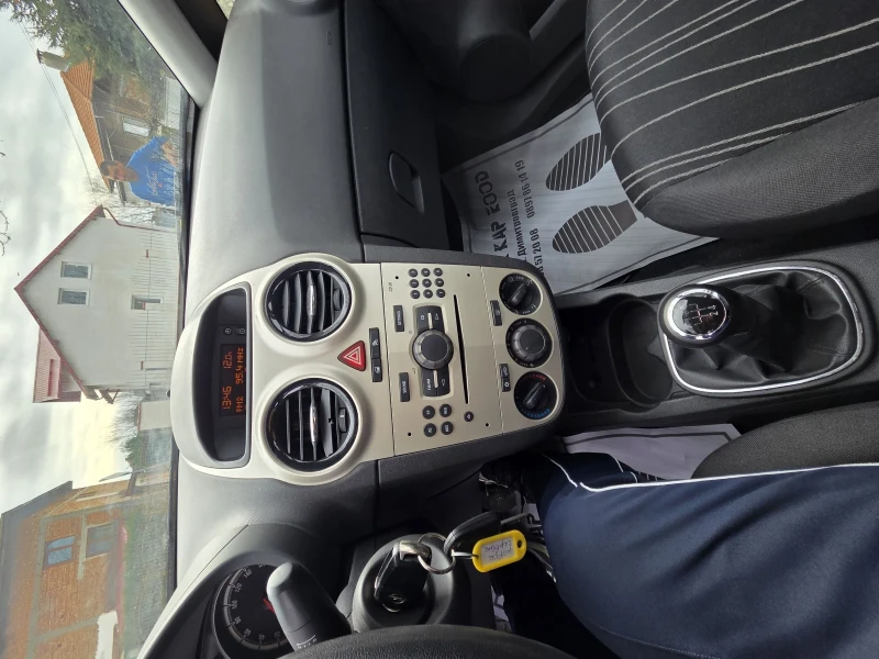 Opel Corsa, снимка 13 - Автомобили и джипове - 53478774