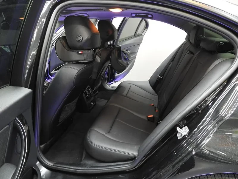 BMW 320, снимка 11 - Автомобили и джипове - 54870118