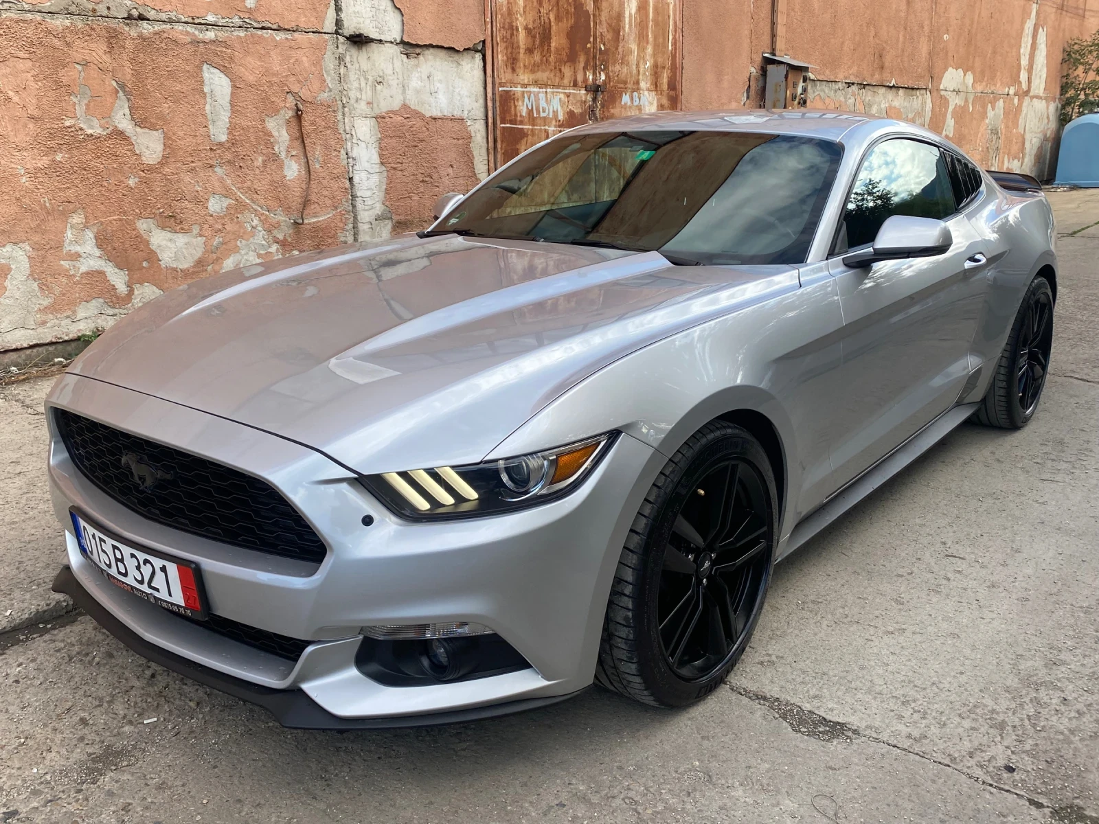 Ford Mustang Швейцария - [1] 