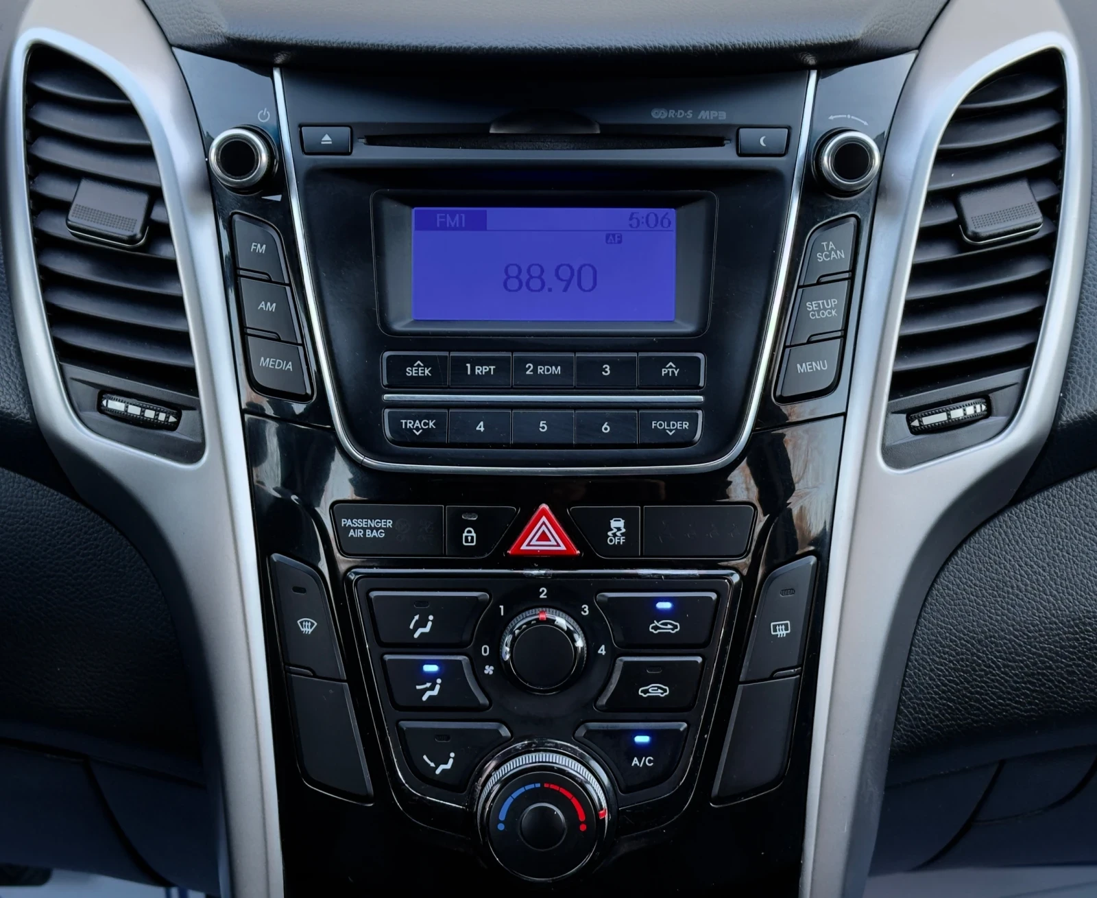 Hyundai I30 1.6CRDi EURO 6 | Mobile.bg — изображение 12