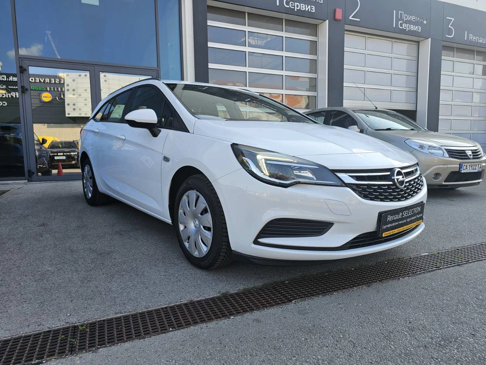Opel Astra SPORTS TOURIER 1.6 dCi 136 - изображение 2