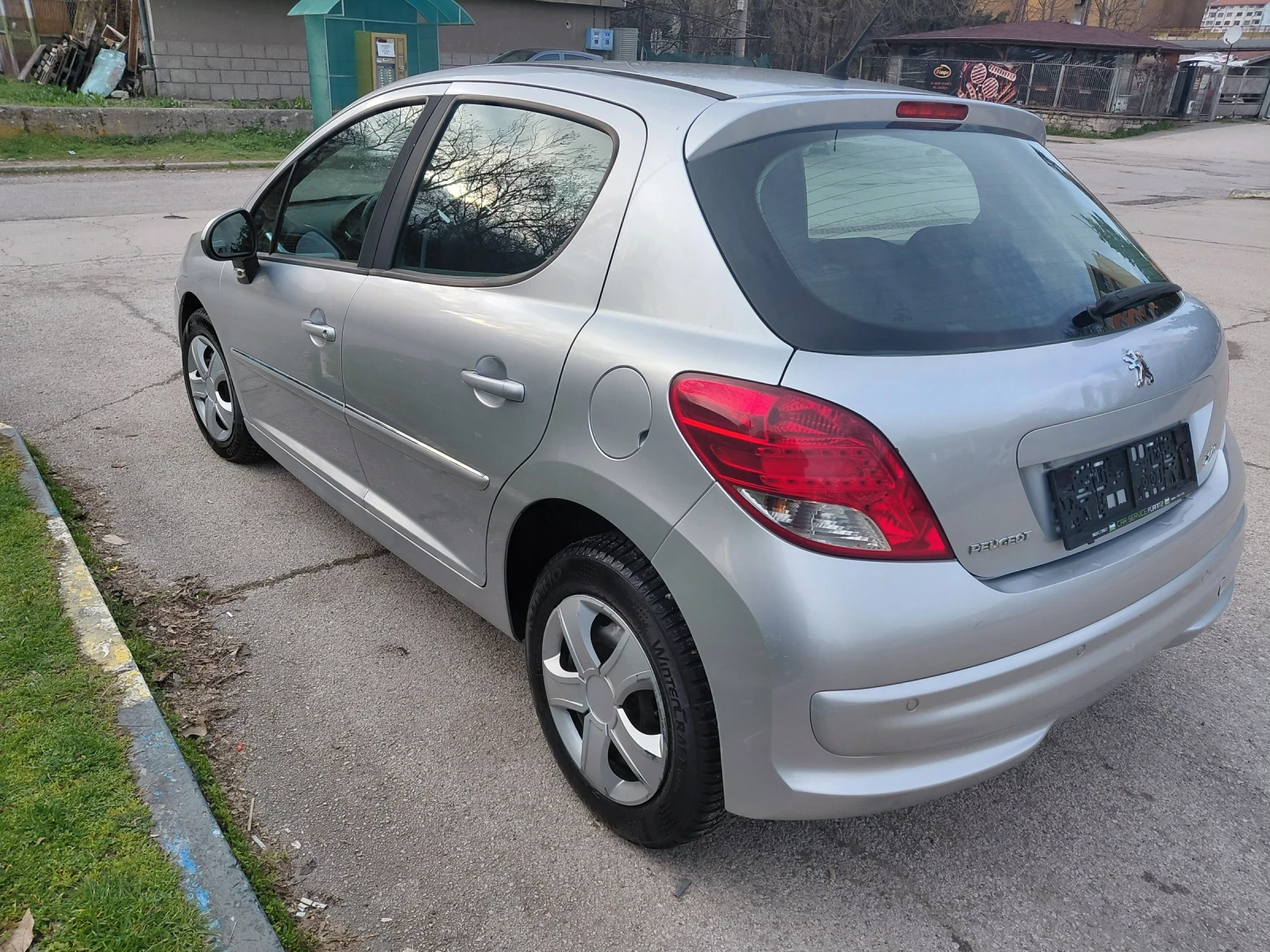 Peugeot 207 1.4, снимка 5 - Автомобили и джипове - 54078556