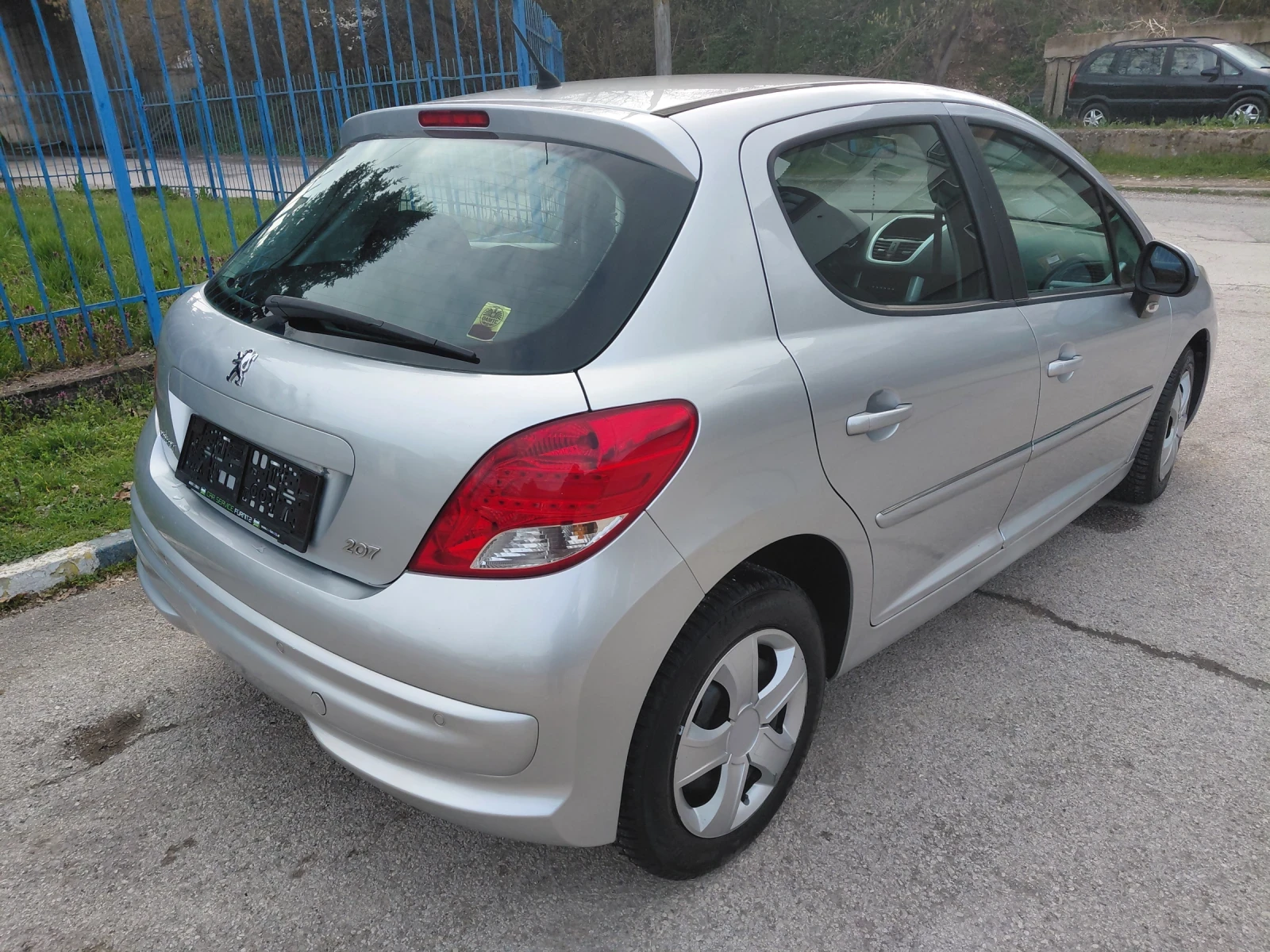 Peugeot 207 1.4, снимка 6 - Автомобили и джипове - 54078556