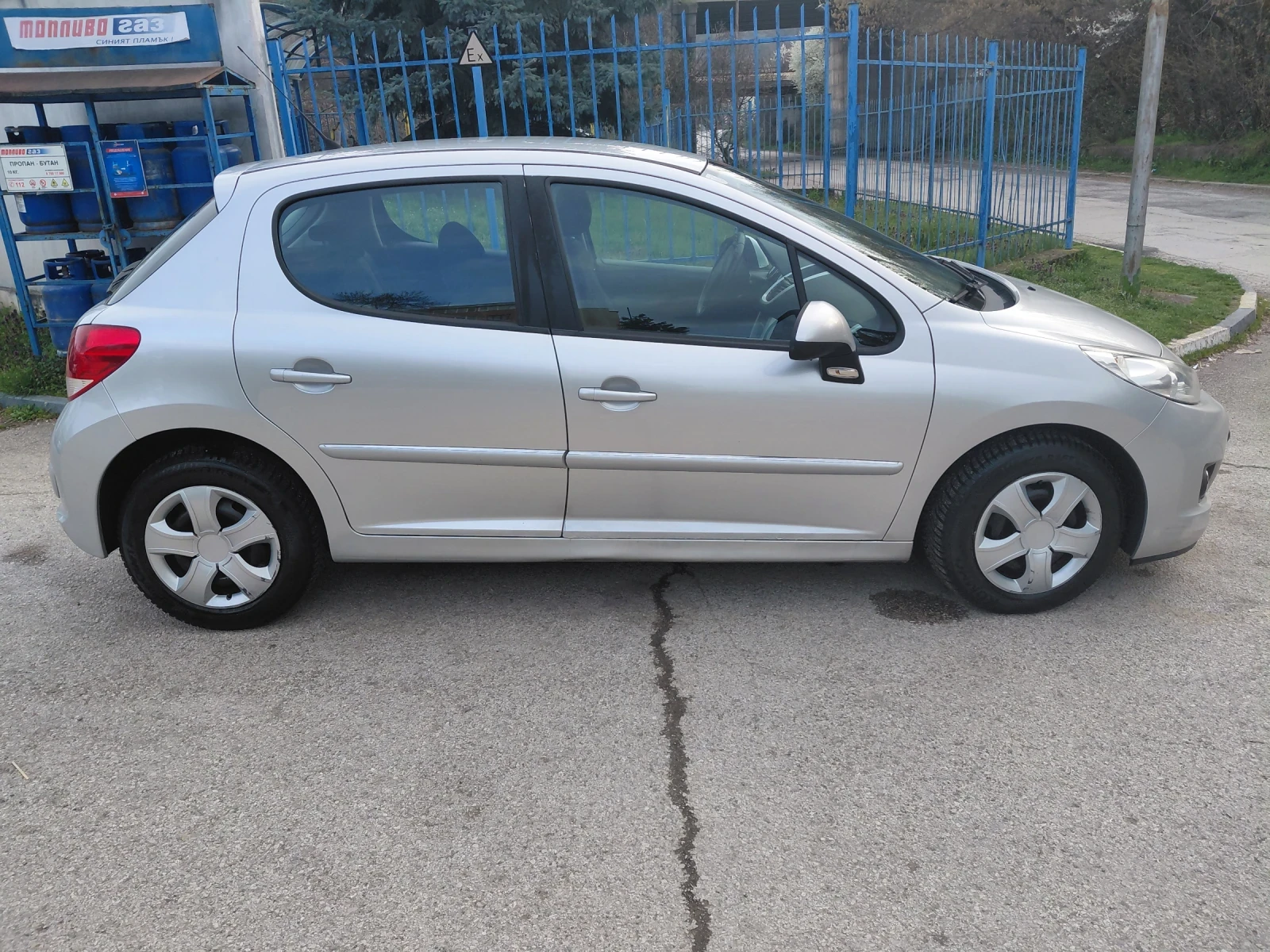 Peugeot 207 1.4, снимка 4 - Автомобили и джипове - 54078556