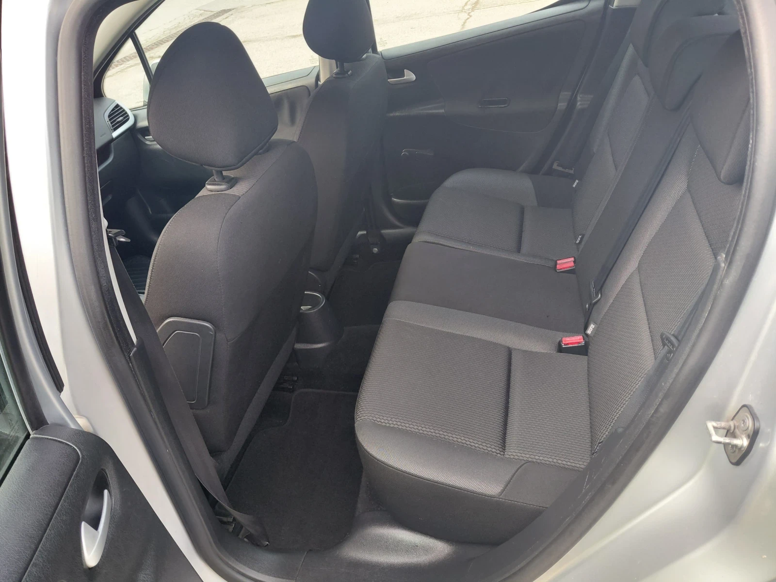 Peugeot 207 1.4, снимка 12 - Автомобили и джипове - 54078556