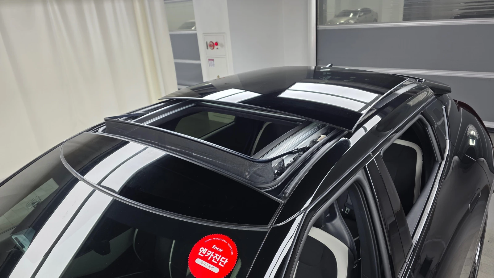 Kia EV6 LONG RANGE* GT LINE* 4WD* КОЖА* ПОДГРЕВ* ОБДУХВАНЕ, снимка 17 - Автомобили и джипове - 54206699