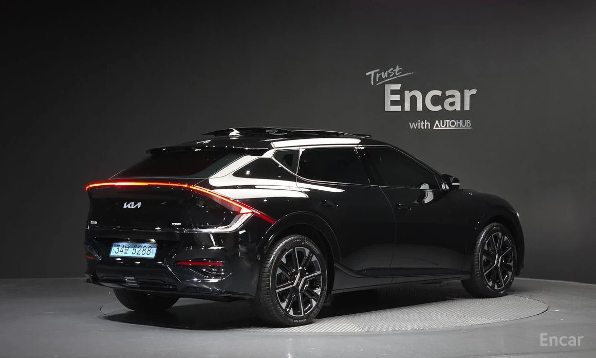 Kia EV6 LONG RANGE* GT LINE* 4WD* КОЖА* ПОДГРЕВ* ОБДУХВАНЕ, снимка 2 - Автомобили и джипове - 54206699