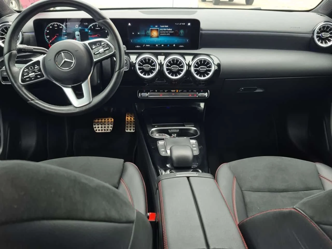 Mercedes-Benz A 220 * CARFAX * 2 КЛЮЧА * ПАНОРАМА * , снимка 10 - Автомобили и джипове - 54402877