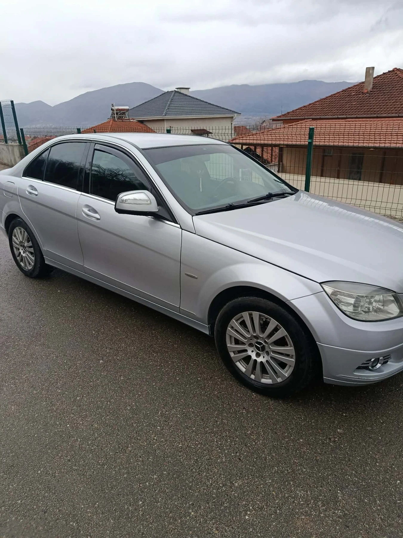 Mercedes-Benz C 200, снимка 2 - Автомобили и джипове - 54715550