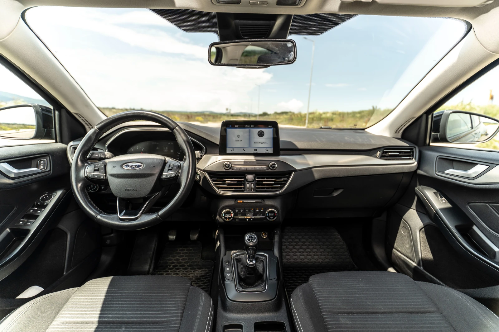 Ford Focus 1.5* EcoBoost, снимка 11 - Автомобили и джипове - 55049252