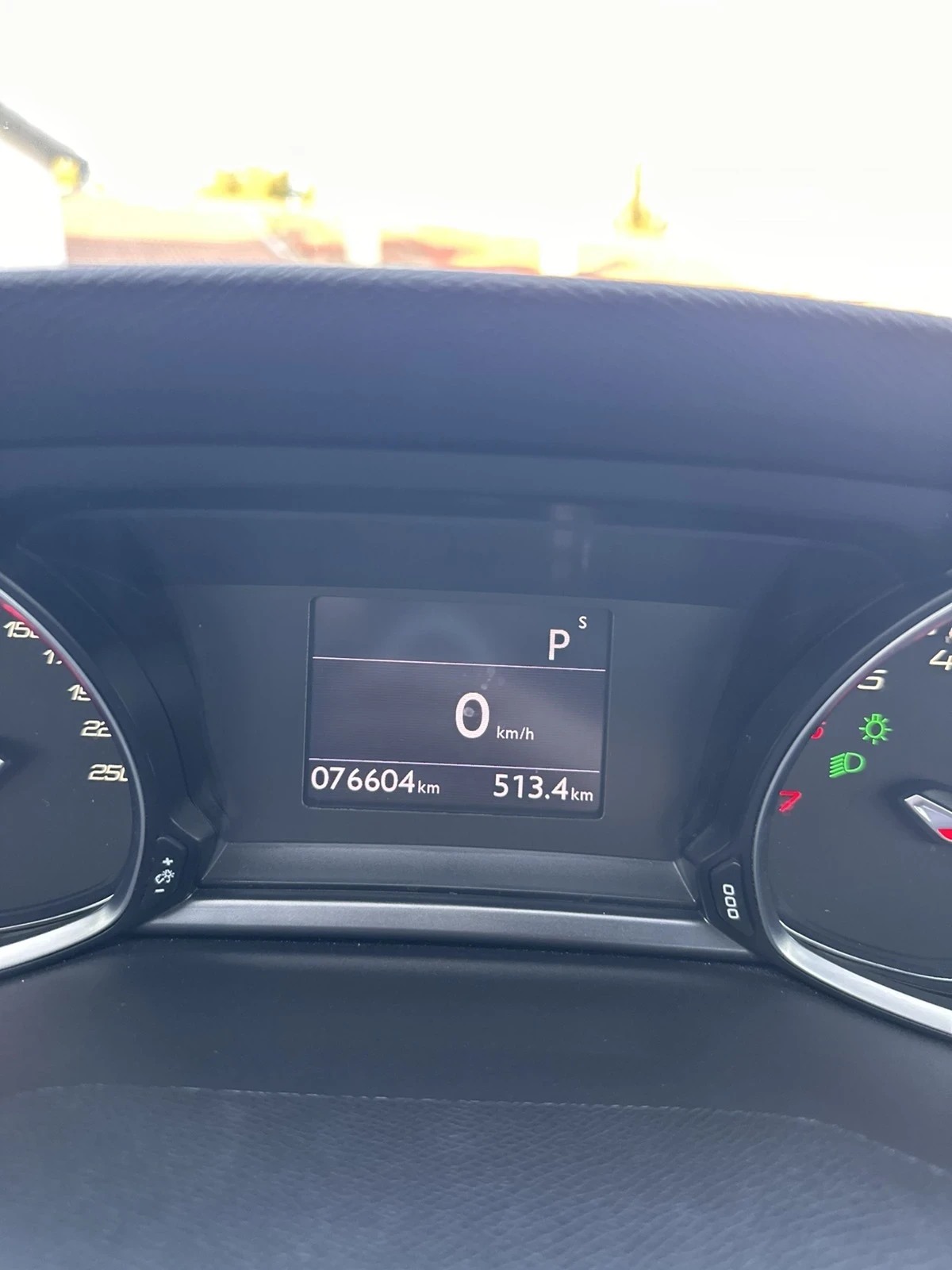 Peugeot 308  1.2 PureTech, снимка 10 - Автомобили и джипове - 55618949