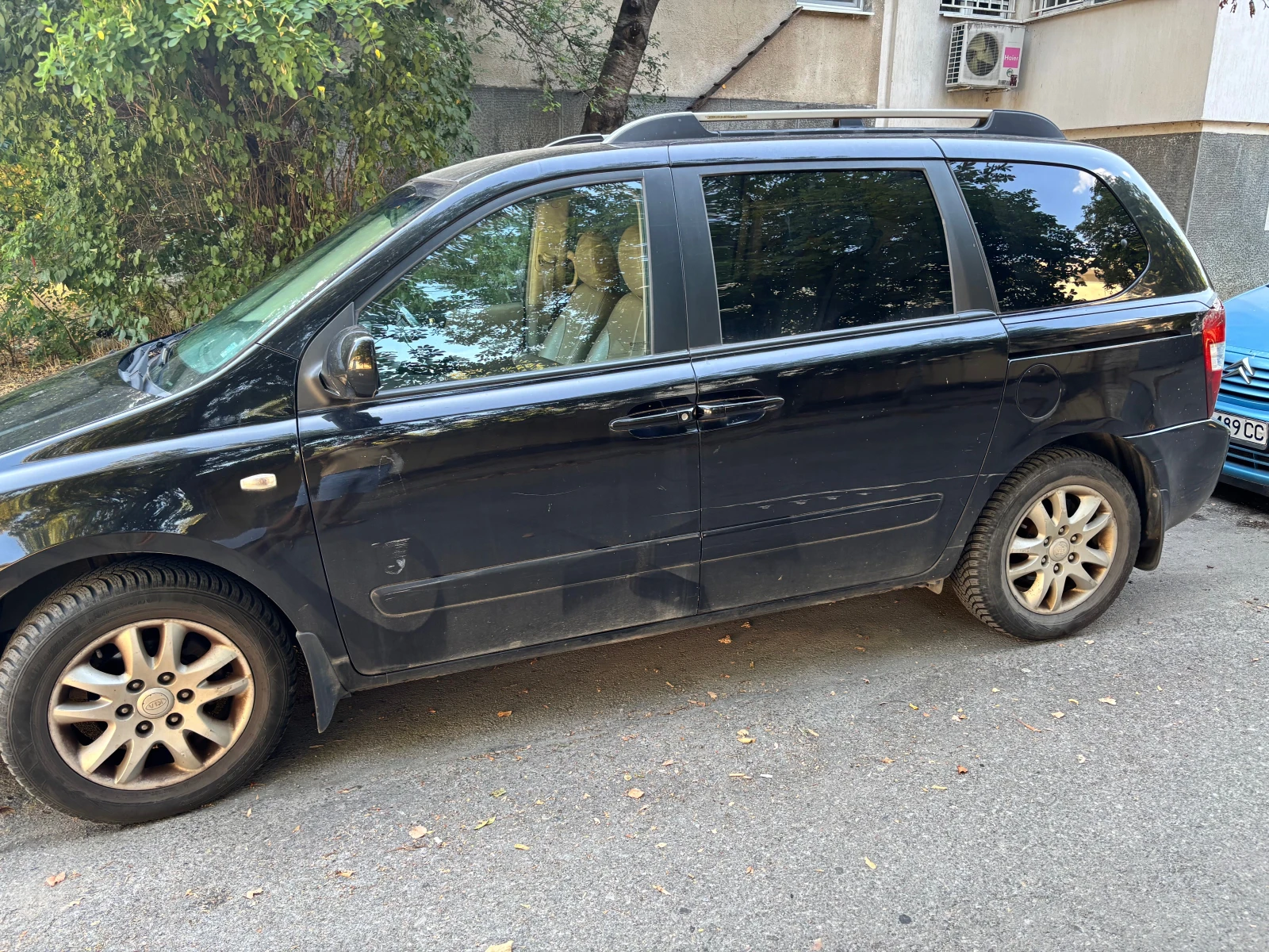 Kia Carnival, снимка 2 - Автомобили и джипове - 55753077