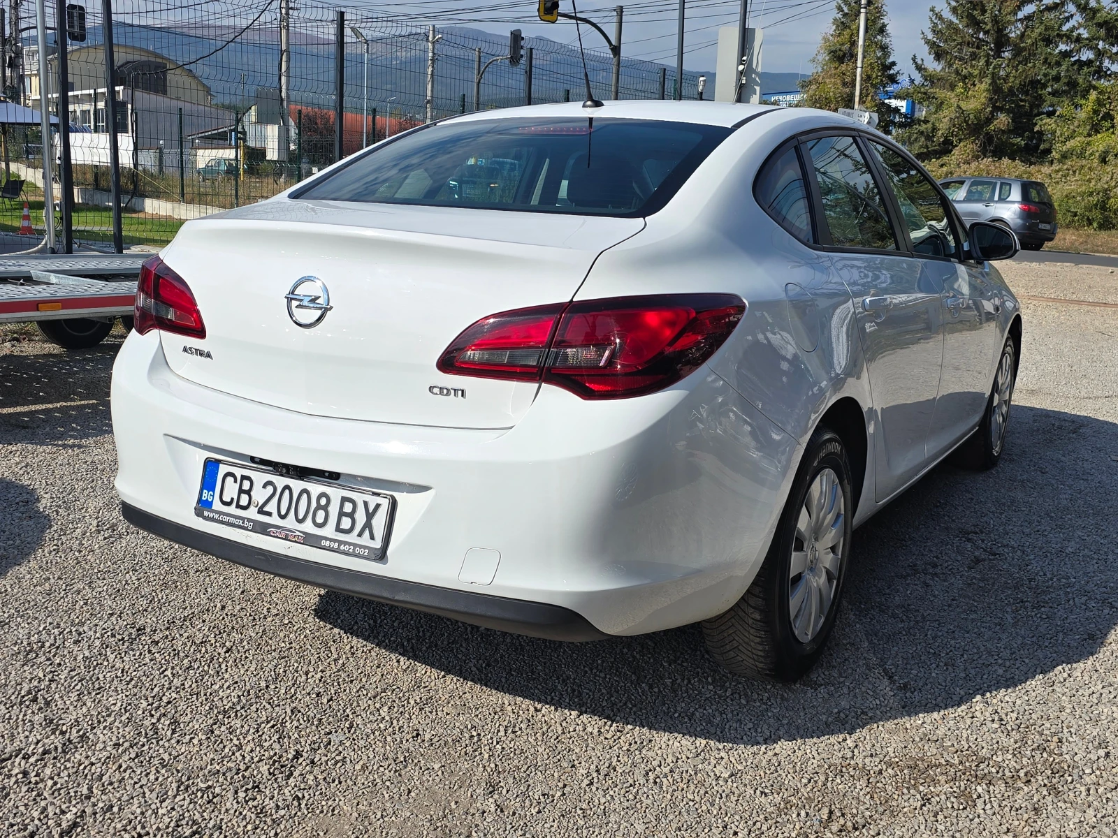 Opel Astra 1.6TDCi/6ск./Лизинг, снимка 4 - Автомобили и джипове - 56137109