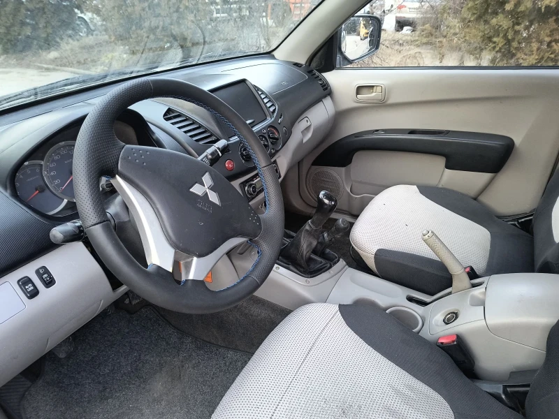 Mitsubishi L200 2, 5 d Italia , снимка 6 - Автомобили и джипове - 49303086