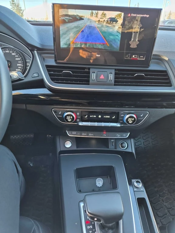 Audi Q5 * Komfort * CARFAX * БЕЗ ПЪРВОНАЧАЛНА ВНОСКА, снимка 9 - Автомобили и джипове - 53153956