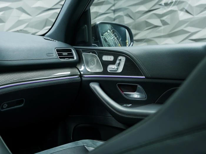 Mercedes-Benz GLE 53 4MATIC BURMESTER* MEMORY* 360CAM* CARBON* AIRMATIC* , снимка 8 - Автомобили и джипове - 54869584