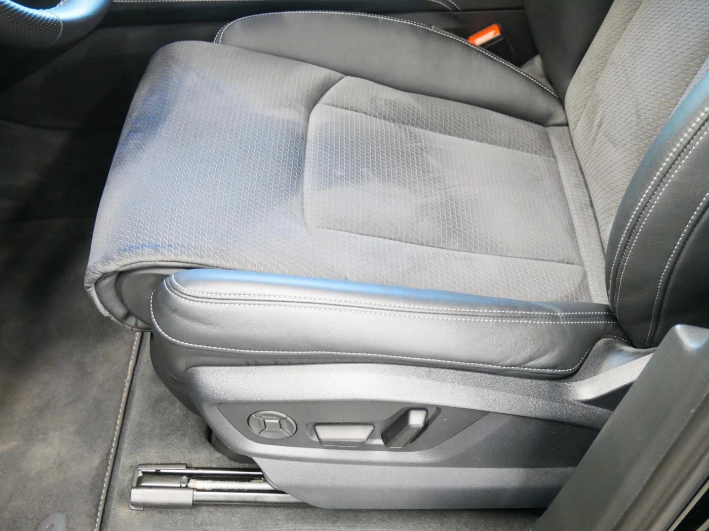 Audi Q7 50 TDI/FACELIFT/S-LINE/MATRIX/PANO/B&O/360/7МЕСТЕН - изображение 9