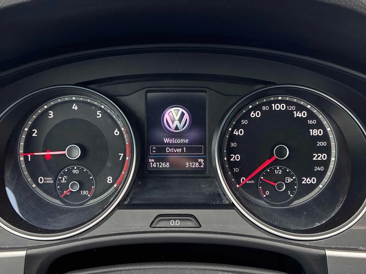 VW Atlas * Highline * CARFAX * ОТ ПРЕДСТАВИТЕЛСТВО НА VW * , снимка 10 - Автомобили и джипове - 54145162