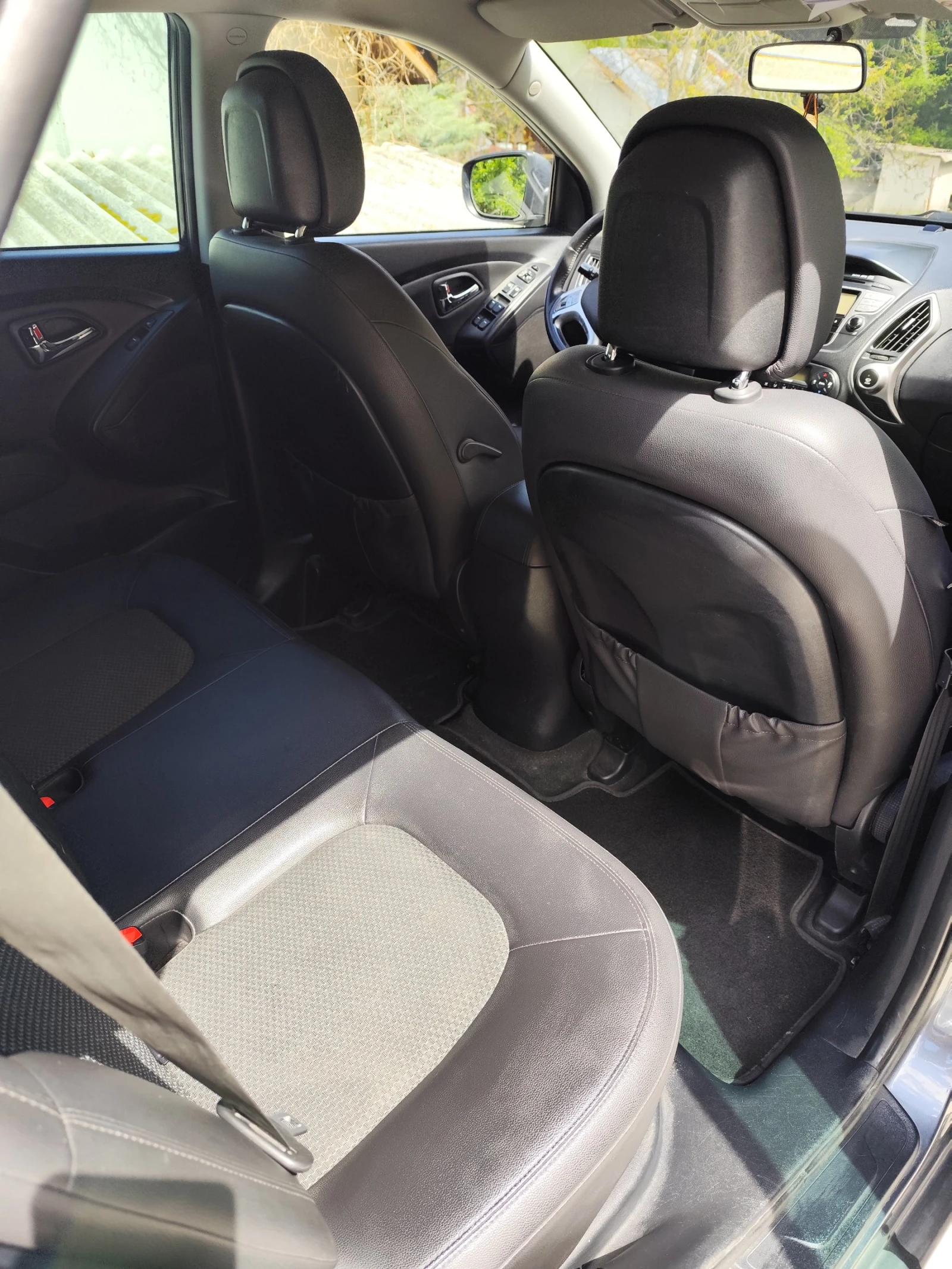 Hyundai IX35, снимка 14 - Автомобили и джипове - 54426841