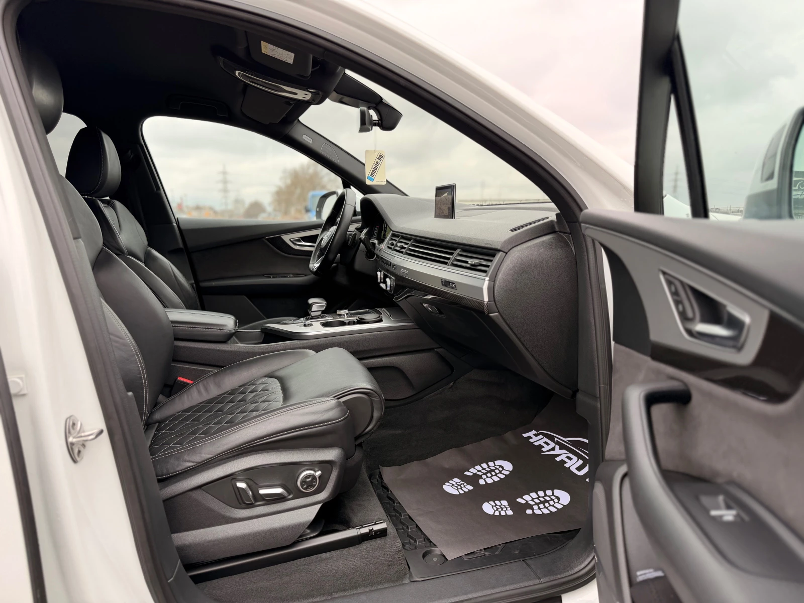 Audi SQ7  4.0TDI= V8T= QUATTRO= CARBON PACK= RNG DESIGNE= , снимка 11 - Автомобили и джипове - 54708635