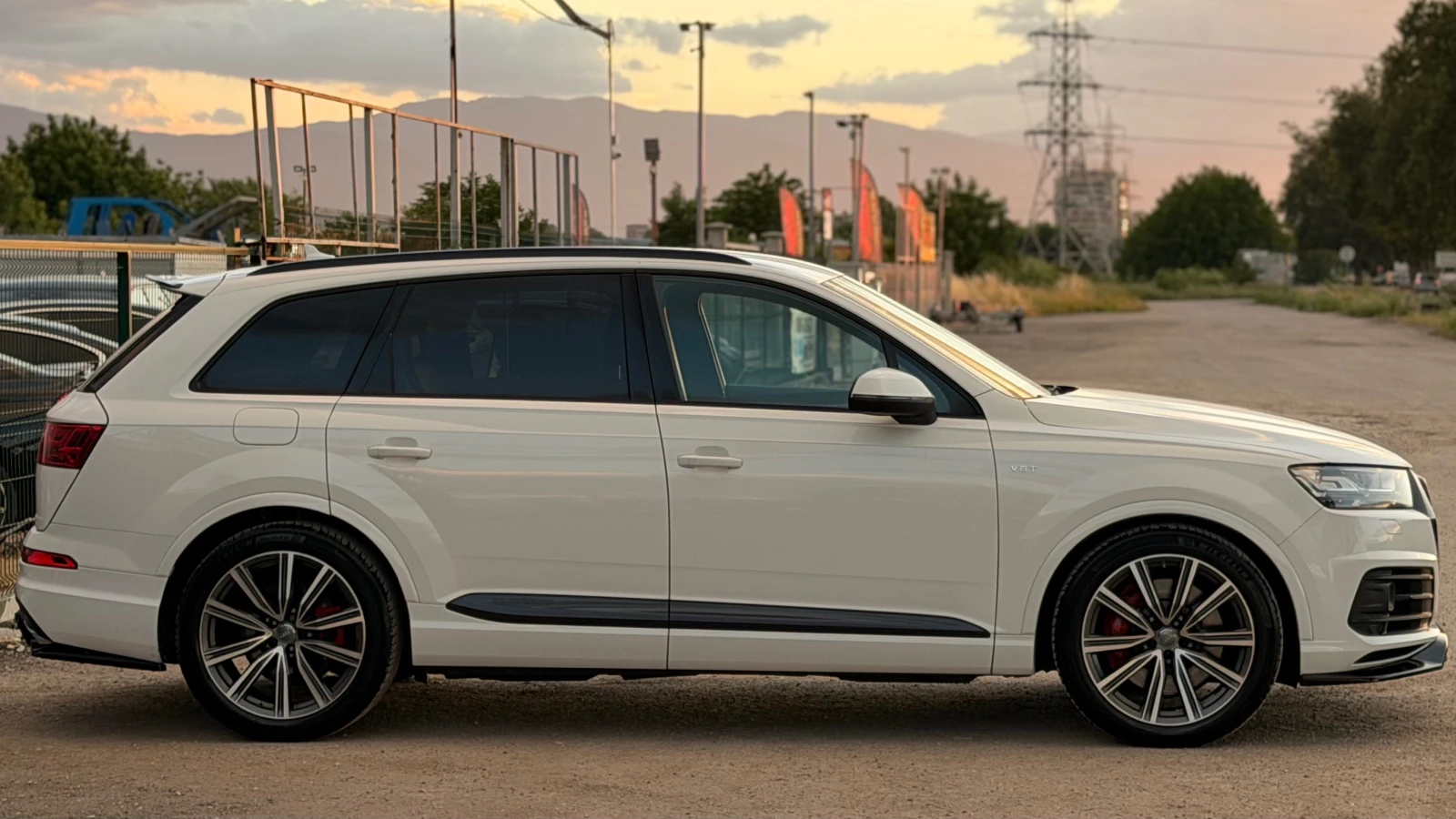 Audi SQ7  4.0TDI= V8T= QUATTRO= CARBON PACK= RNG DESIGNE= , снимка 4 - Автомобили и джипове - 54708635