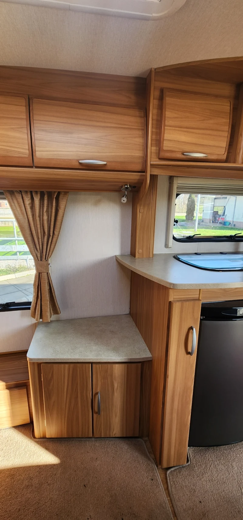 Каравана Други Lunar Clubman , снимка 4 - Каравани и кемпери - 52690353