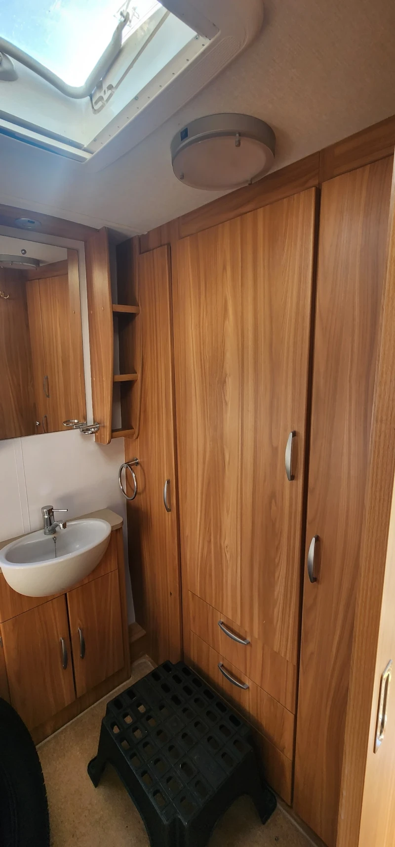 Каравана Други Lunar Clubman , снимка 7 - Каравани и кемпери - 52690353