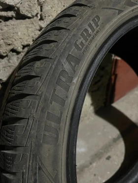 Гуми Зимни 235/40R18, снимка 10 - Гуми и джанти - 47992408