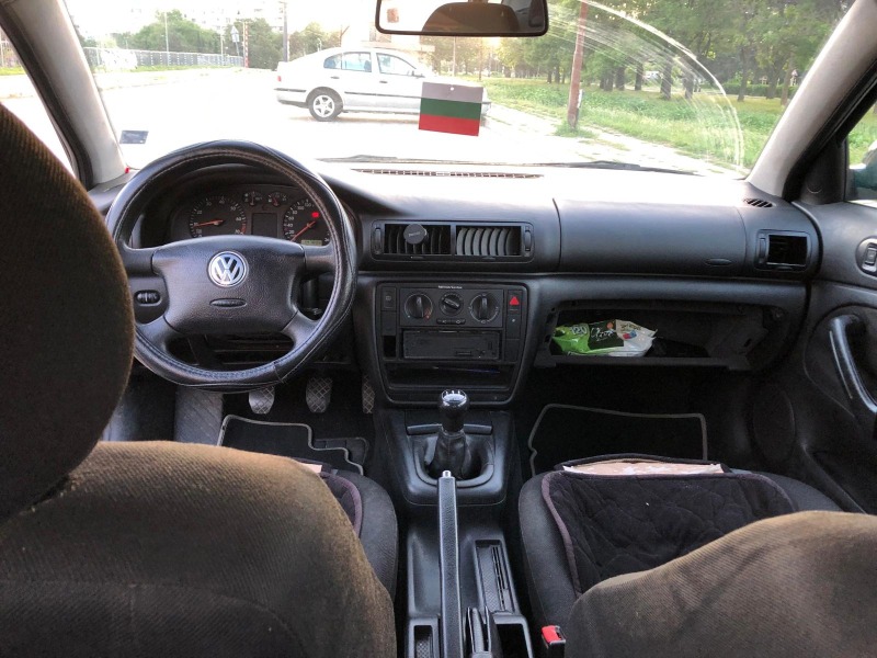 VW Passat 1.8 бензин, снимка 11 - Автомобили и джипове - 45753464