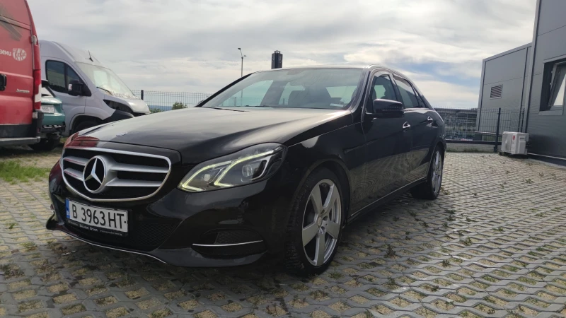 Mercedes-Benz E 220, снимка 1 - Автомобили и джипове - 47739307