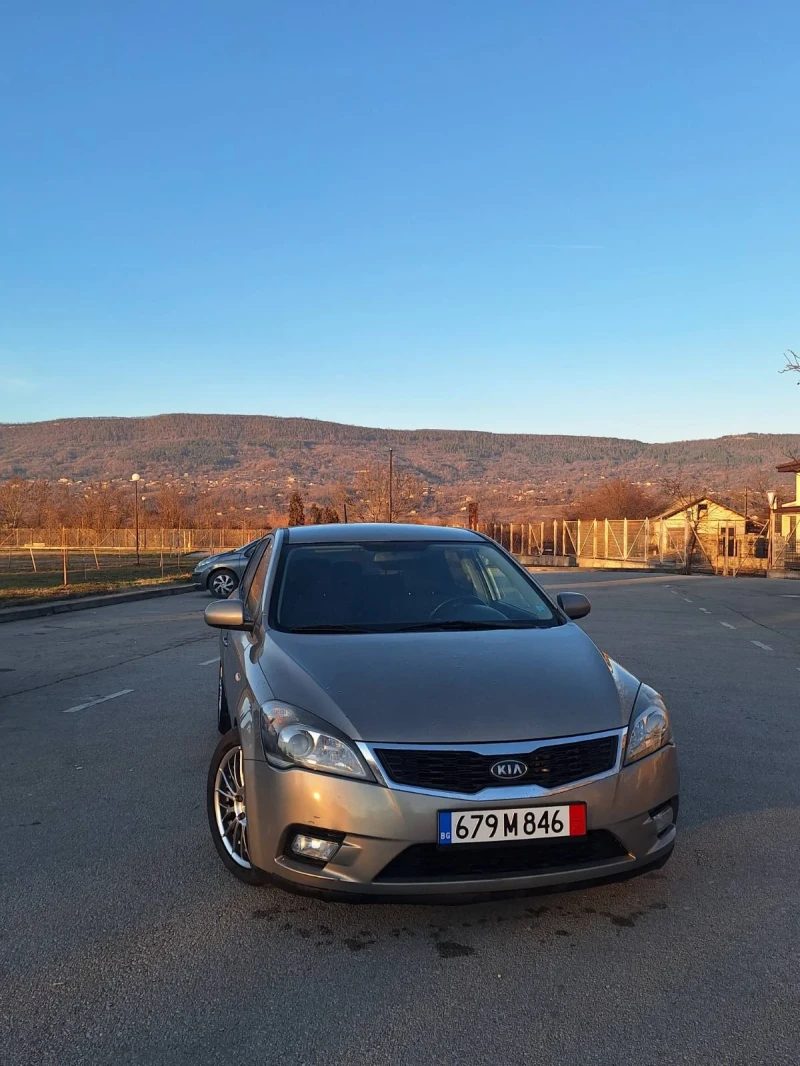 Kia Ceed, снимка 2 - Автомобили и джипове - 48574835