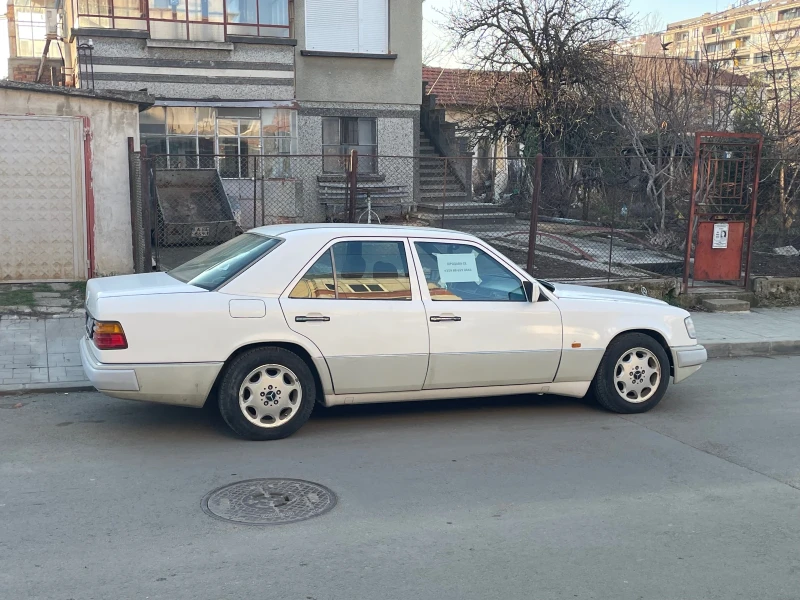 Mercedes-Benz 124 200 E, снимка 1 - Автомобили и джипове - 49144736