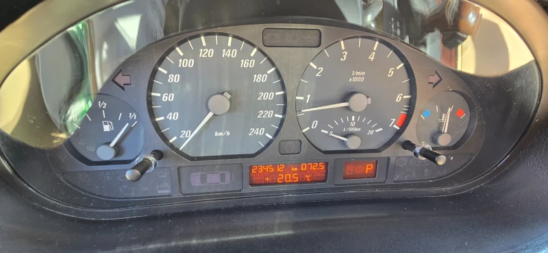 BMW 320 Convertible, снимка 13 - Автомобили и джипове - 52289642