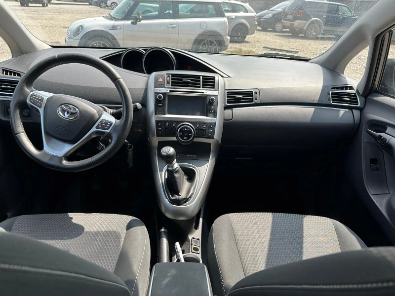 Toyota Verso, снимка 10 - Автомобили и джипове - 51726802