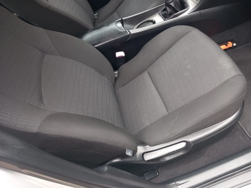 Toyota Avensis 1.8 VTI Dynamic Business sedan, снимка 7 - Автомобили и джипове - 52591038