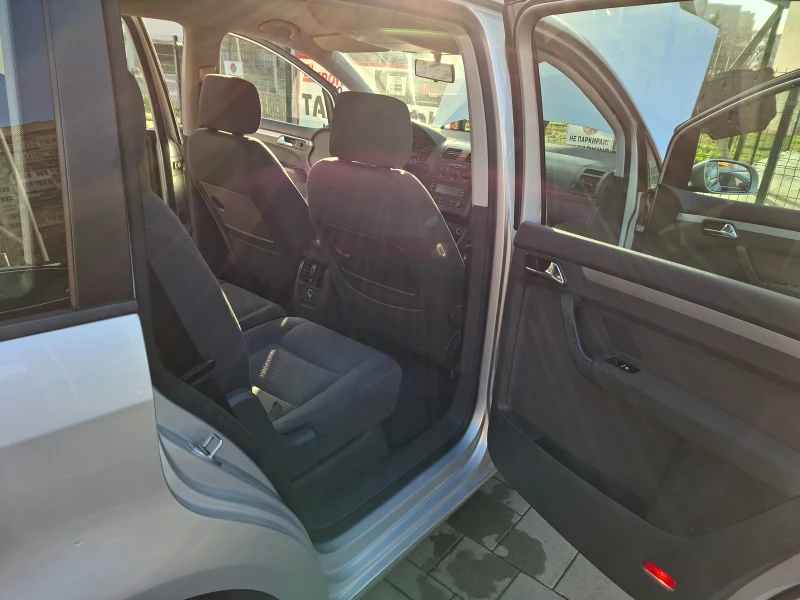 VW Touran, снимка 8 - Автомобили и джипове - 53189749
