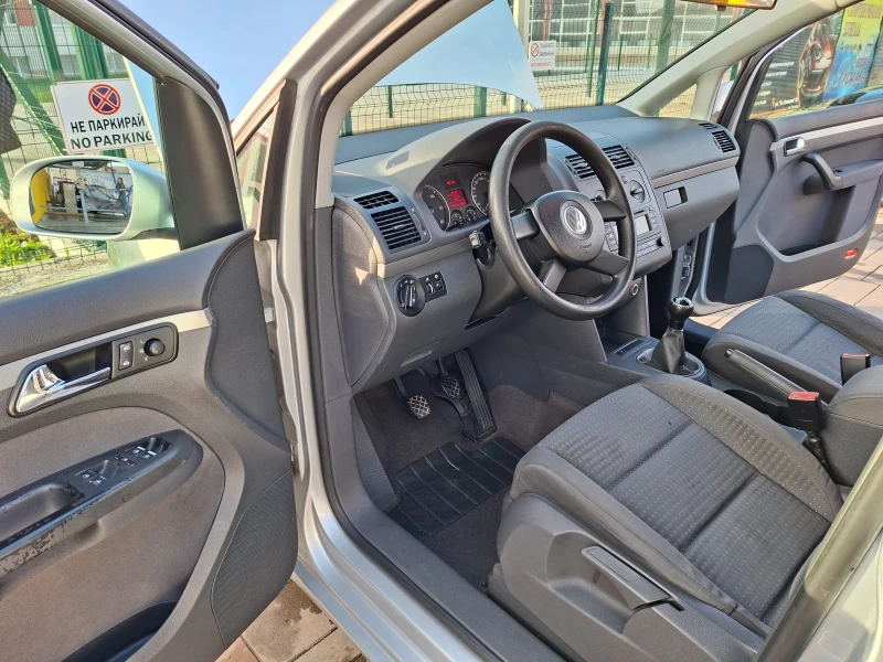 VW Touran, снимка 11 - Автомобили и джипове - 53189749