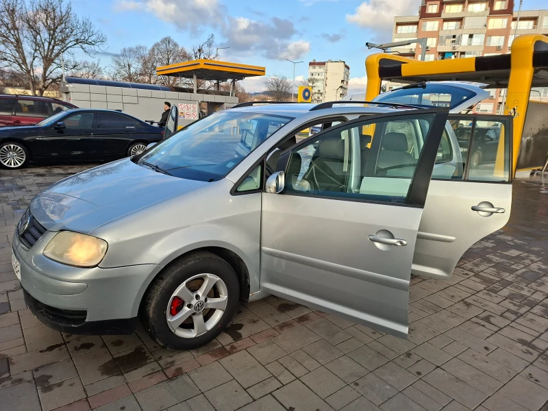 VW Touran, снимка 2 - Автомобили и джипове - 53189749