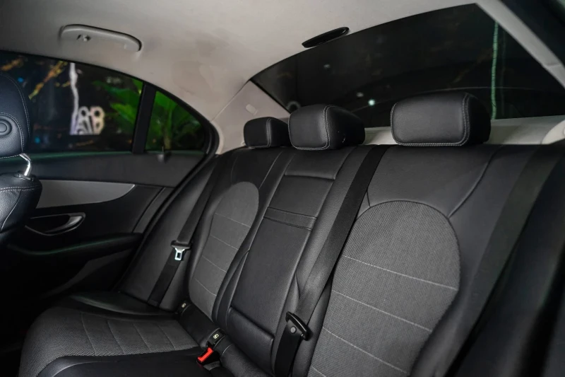 Mercedes-Benz C 220 D FULL AMG LINE NAVI BURM ЛИЗИНГ 100%, снимка 15 - Автомобили и джипове - 53301019