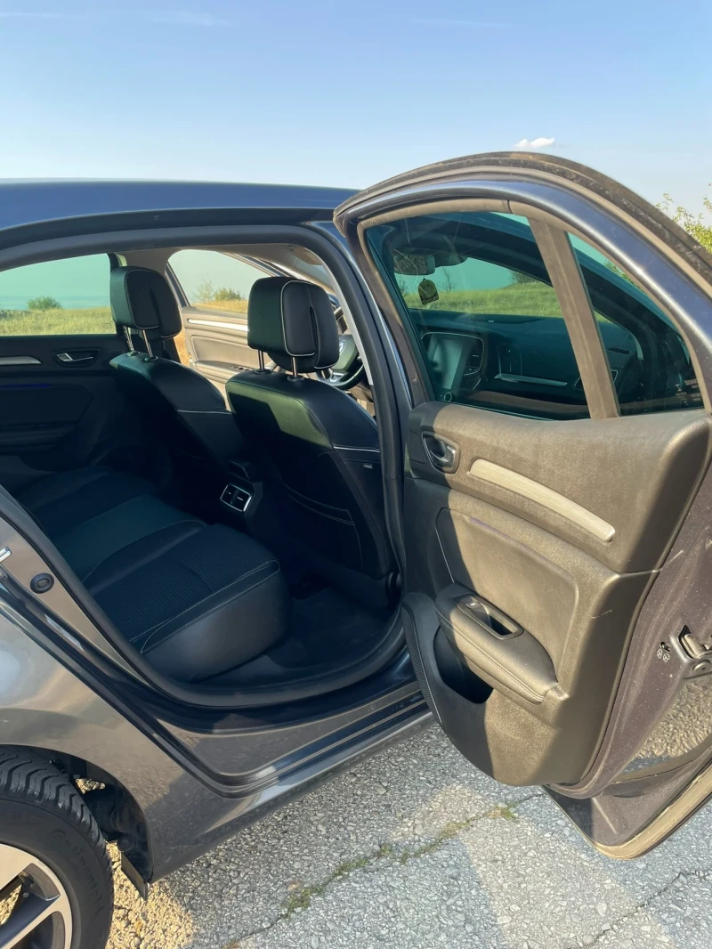 Renault Megane BOSE EDITION, снимка 15 - Автомобили и джипове - 53342876