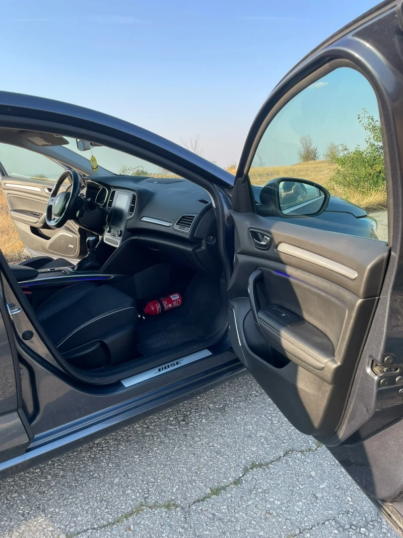 Renault Megane BOSE EDITION, снимка 14 - Автомобили и джипове - 53342876