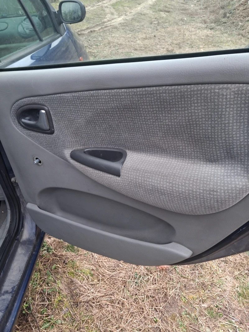 Renault Scenic 1, 6, снимка 3 - Автомобили и джипове - 53461849