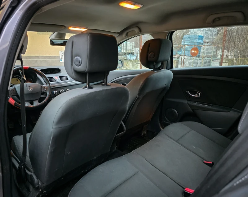 Renault Megane DCI , снимка 9 - Автомобили и джипове - 53565761