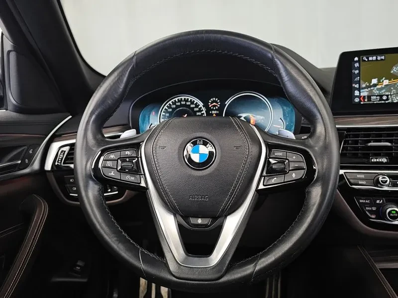 BMW 530 (G30) 530I M Sports Plus, снимка 13 - Автомобили и джипове - 56114770