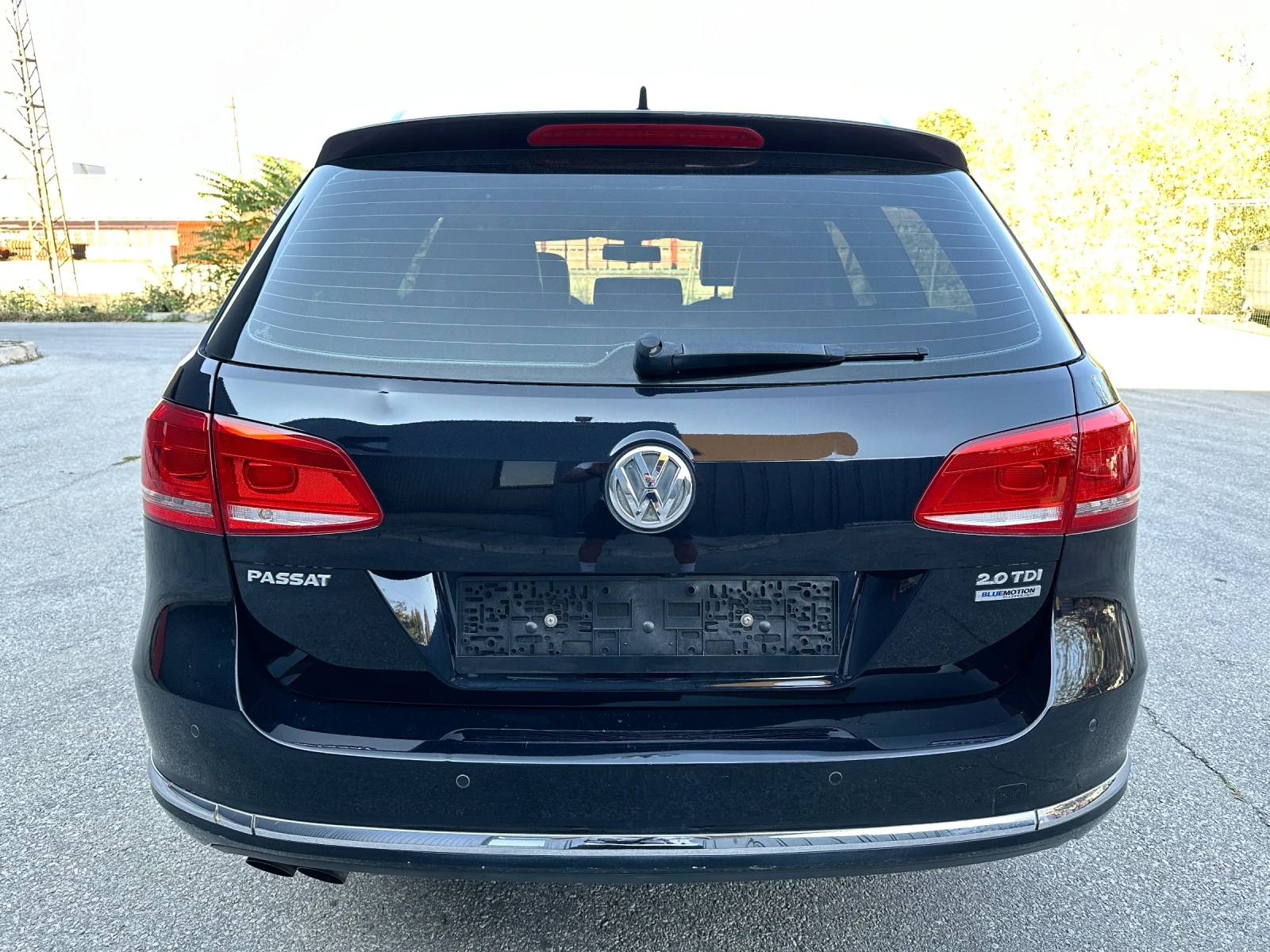 VW Passat 2.0 TDI 140к.с HIGHLINE / NAVI / CAMERA / KOJA - изображение 6