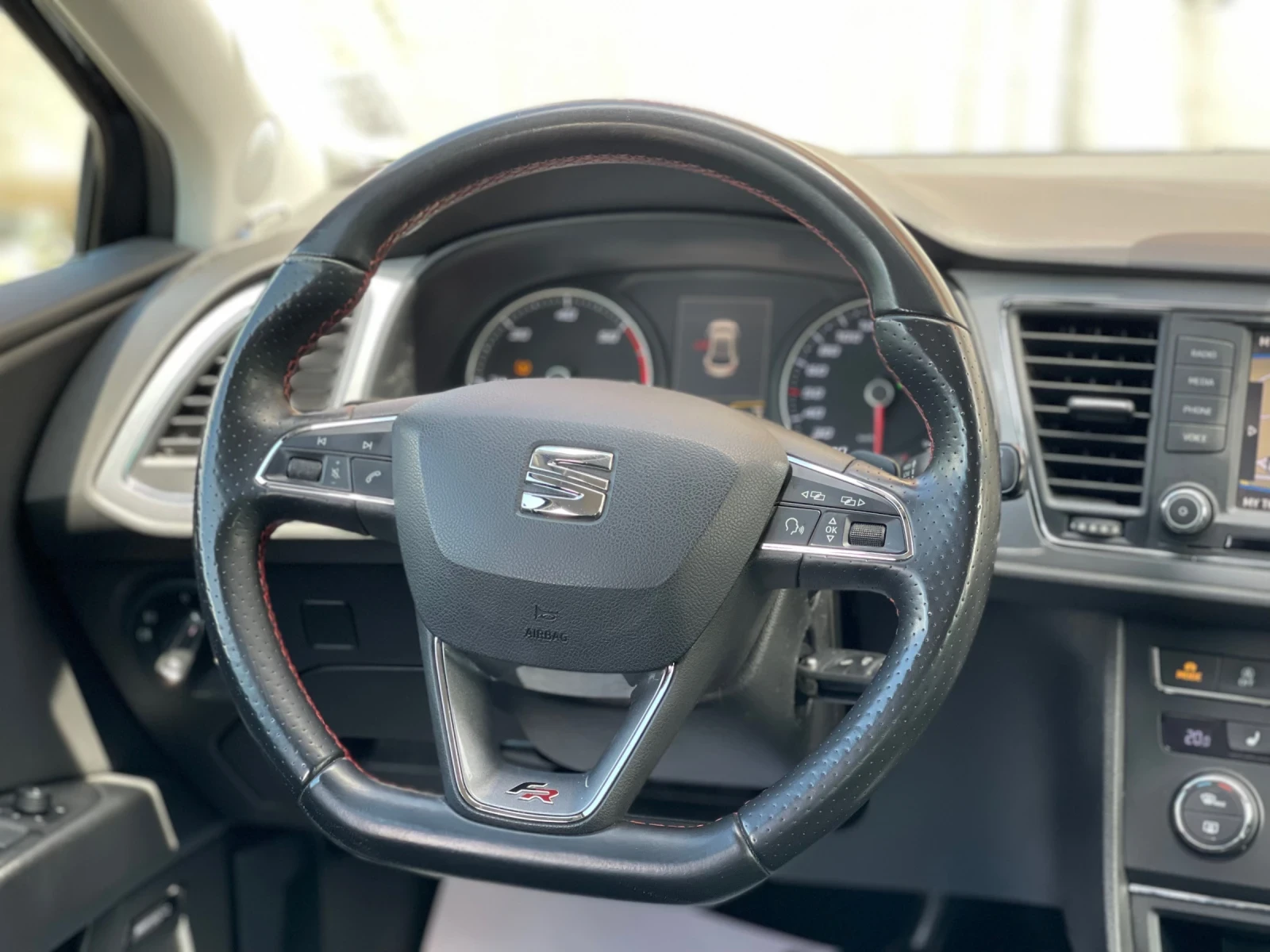 Seat Leon FR* 2.0TDI* 184H.P.NAVI - изображение 9