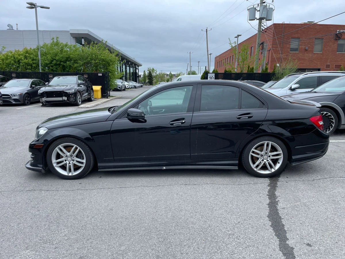 Mercedes-Benz C 300 * CARFAX* АВТОФИНАНСИРАНЕ* БЕЗ ПЪРВОНАЧАЛНА ВНОСКА - изображение 3