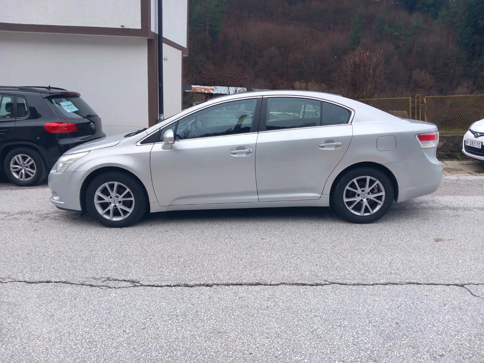 Toyota Avensis 1.8 VTI Dynamic Business sedan - изображение 3